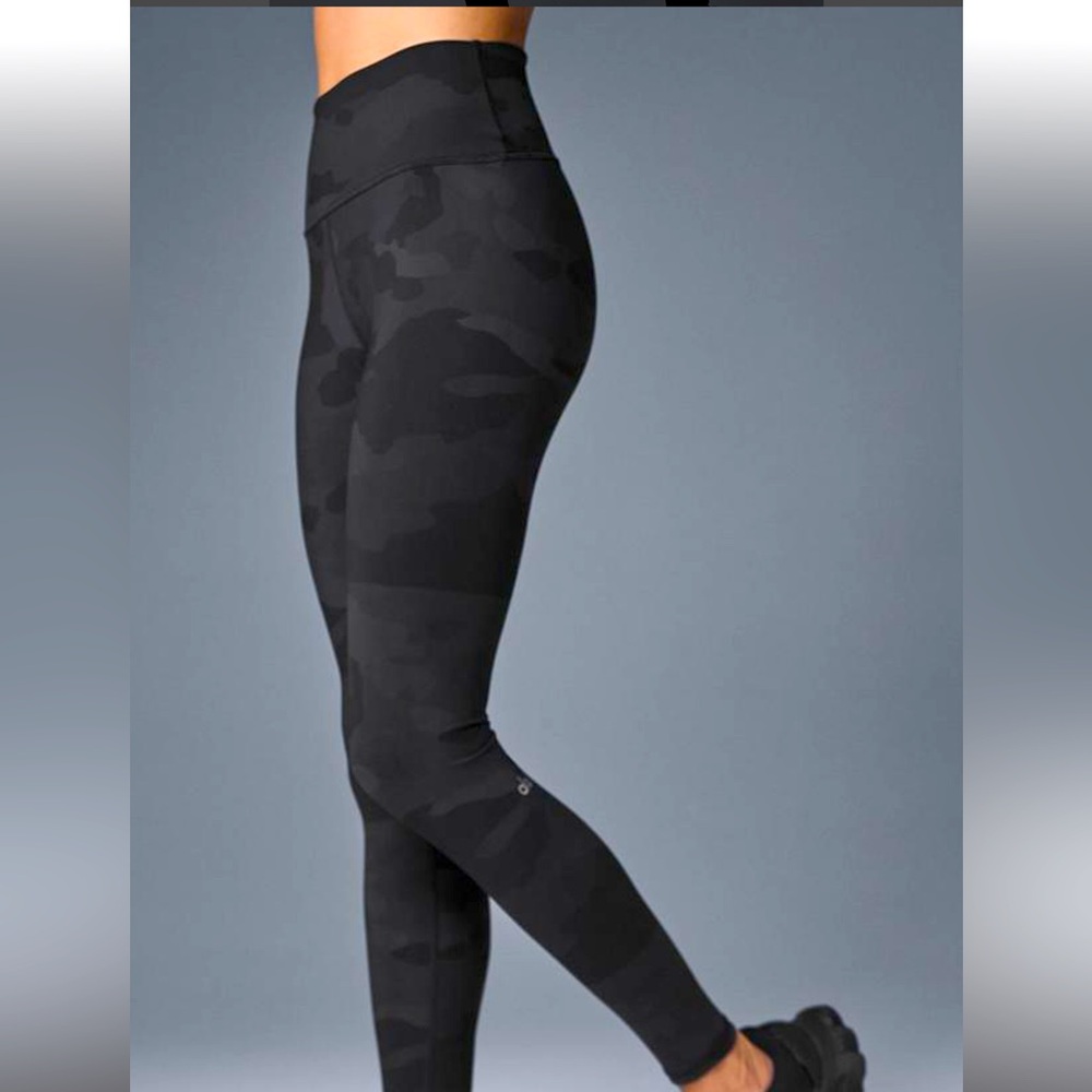 ALO Yoga Black Camo Leggings